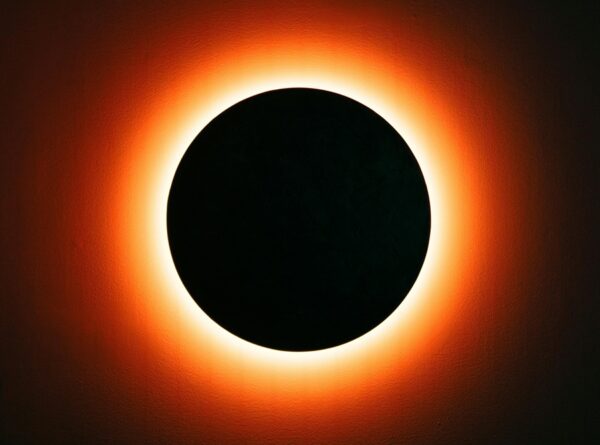 Taller infantil: “Pintem l’eclipsi del segle”